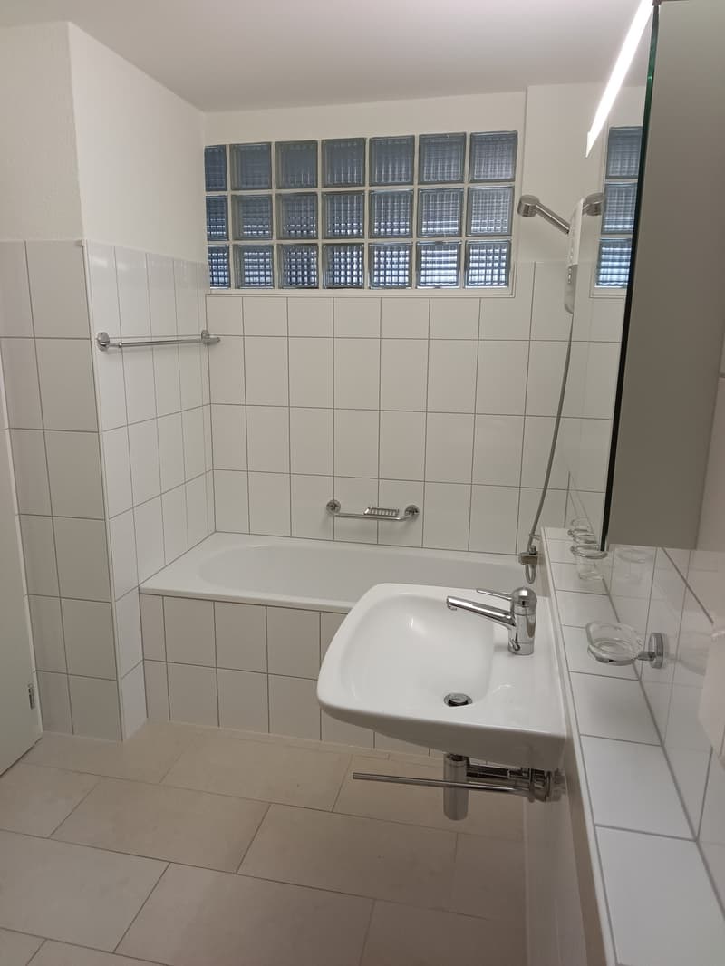Gewerbe mit originellem Grundriss zu vermieten (6)