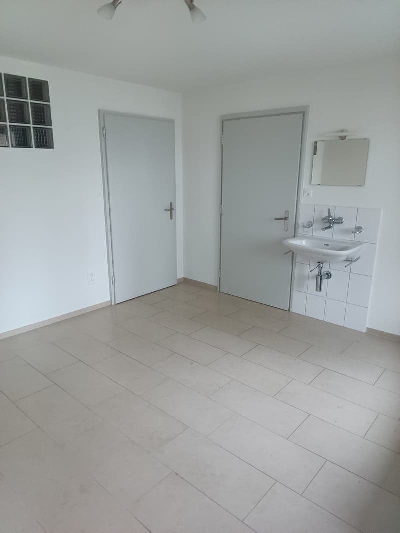 Gewerbe mit originellem Grundriss zu vermieten (5)