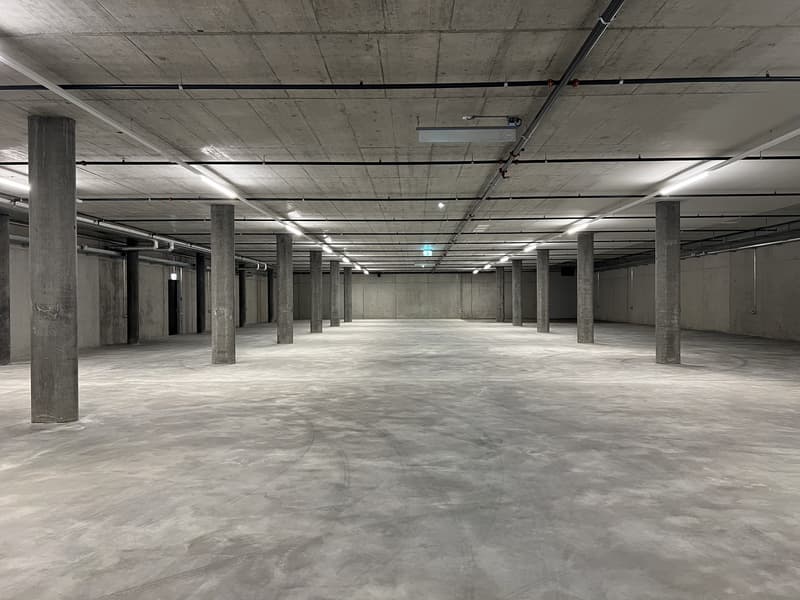 Place de parking pour camping-cars - Neuve et sécurisée! (3)