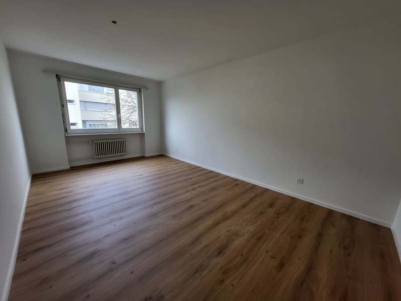 Befristete 3,5 Zimmerwohnung in Jona (2)