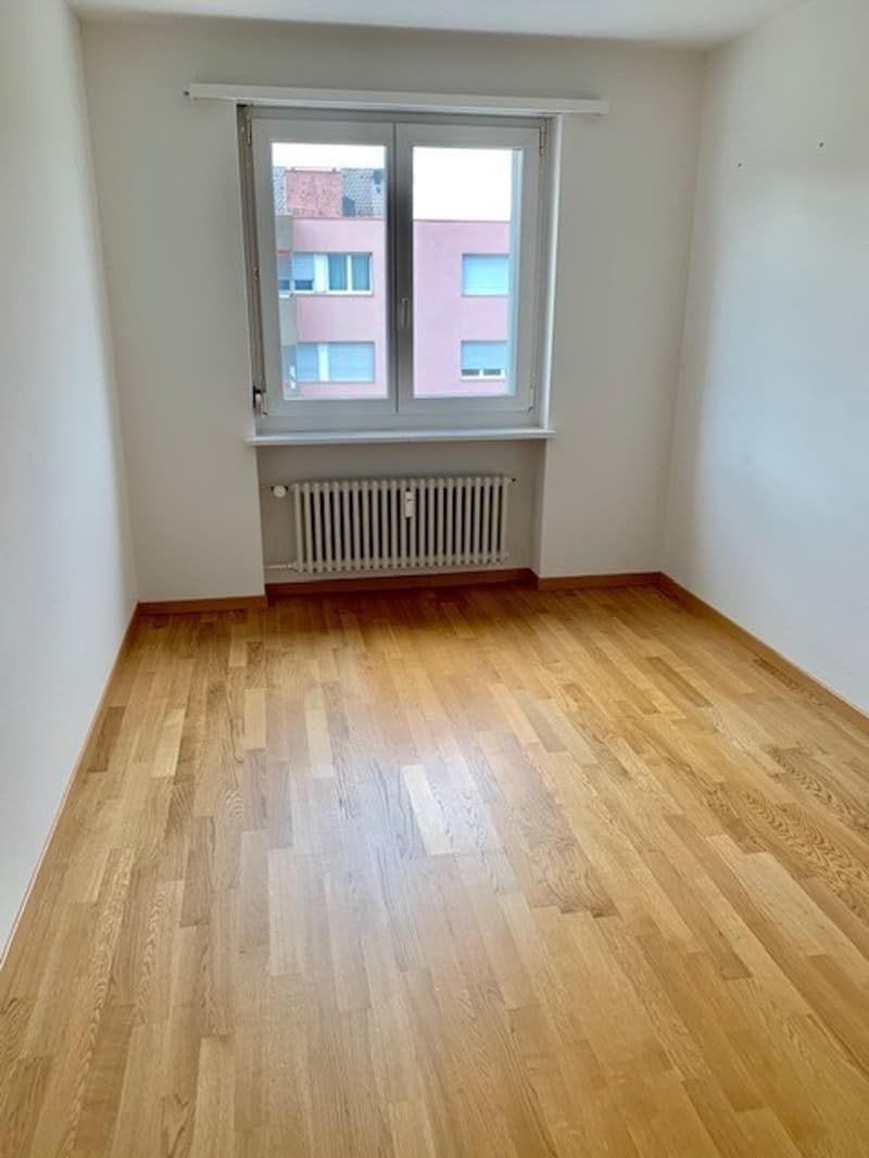 Grosszügige 6.5 Zimmer-Wohnung in Winterthur-Seen (4)