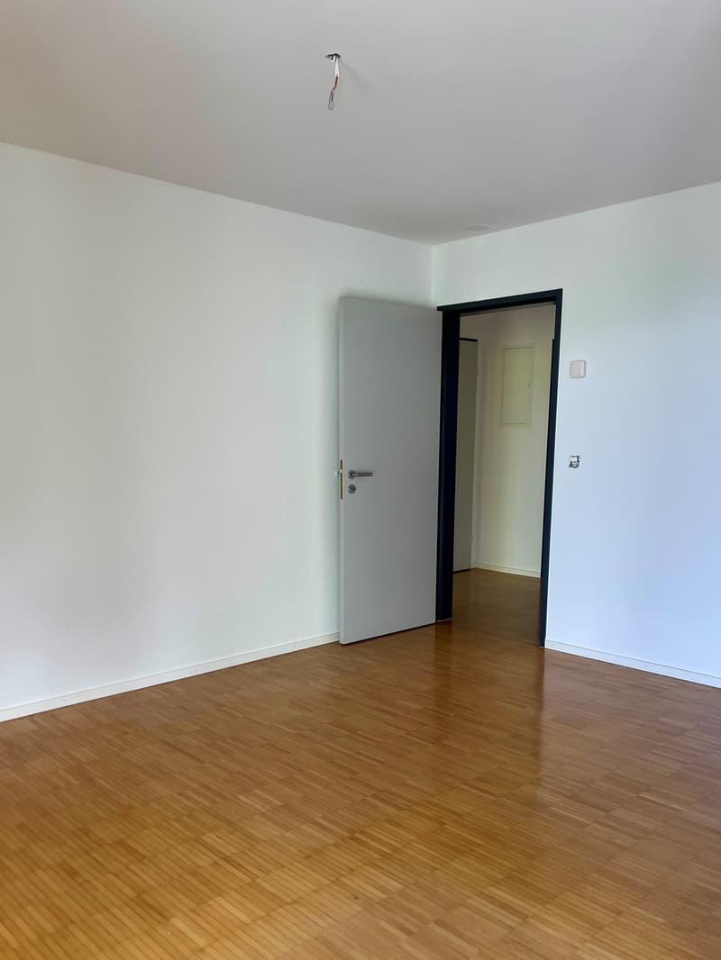 Moderne Erdgeschoss Wohnung am idyllischen Stadtrand von Winterthur (3)