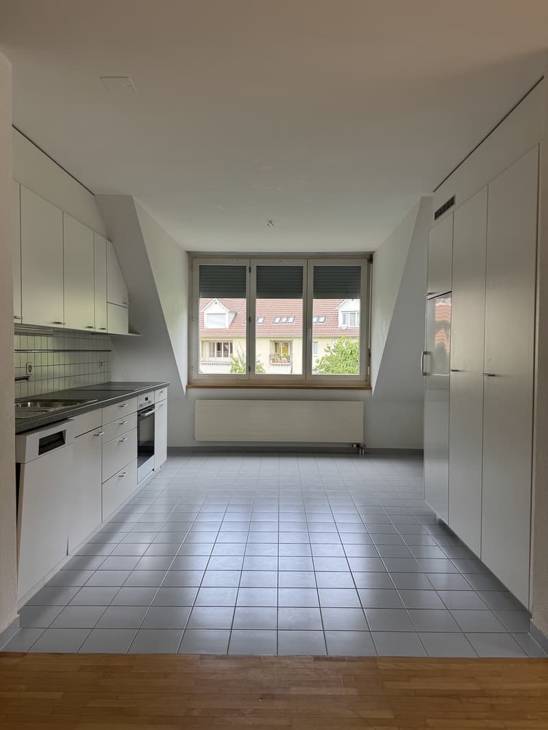 Helle 5.5-Zimmerwohnung im DG mit grosszügigem Grundriss in Hausen am Albis (4)