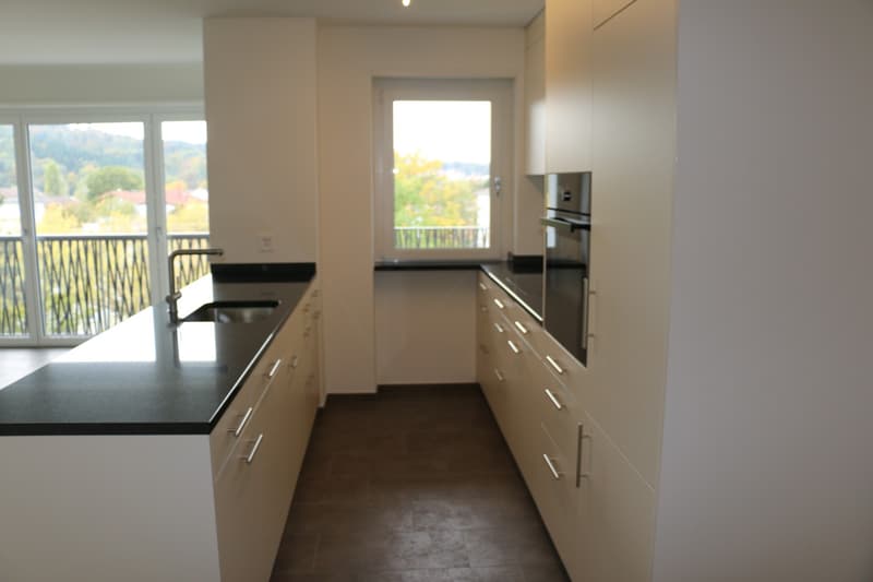 Attraktive 4.5-Zimmer-Wohnung mit Balkon und eigenem Waschturm (2)