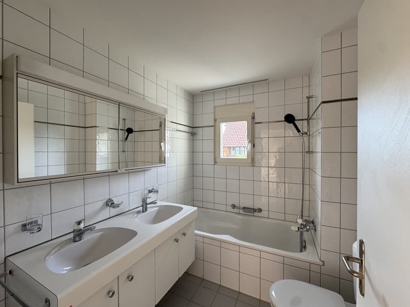 Helle 4.5-Zimmerwohnung mit grosszügigem Grundriss in Hausen am Albis (3)