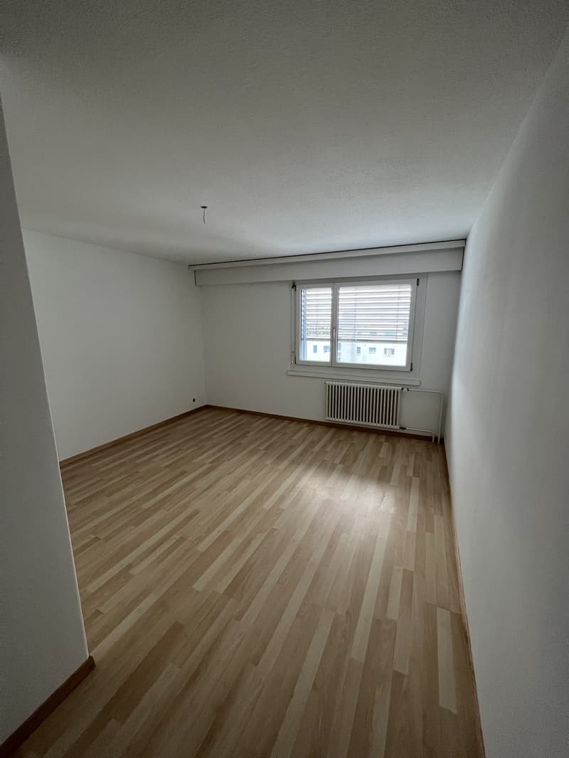 Grosszügige 2.5 Zimmer-Wohnung in Adlikon mieten (3)