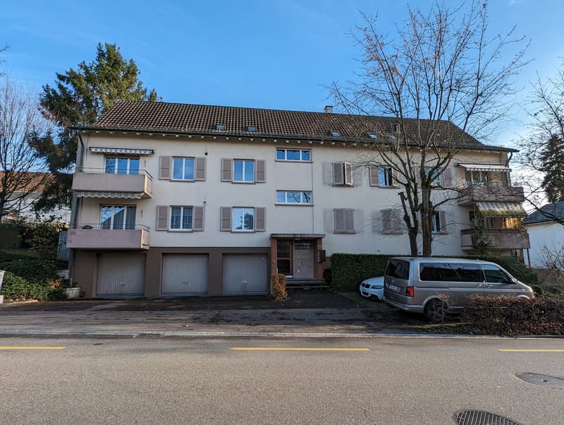 Schöne 4-Zimmer-Wohnung mit 2 Balkonen in Arlesheim (1)