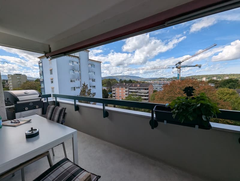 Hübsche, helle 4-Zimmer-Whg mit toller Aussicht (6.OG mit Lift) in Arlesheim (1)