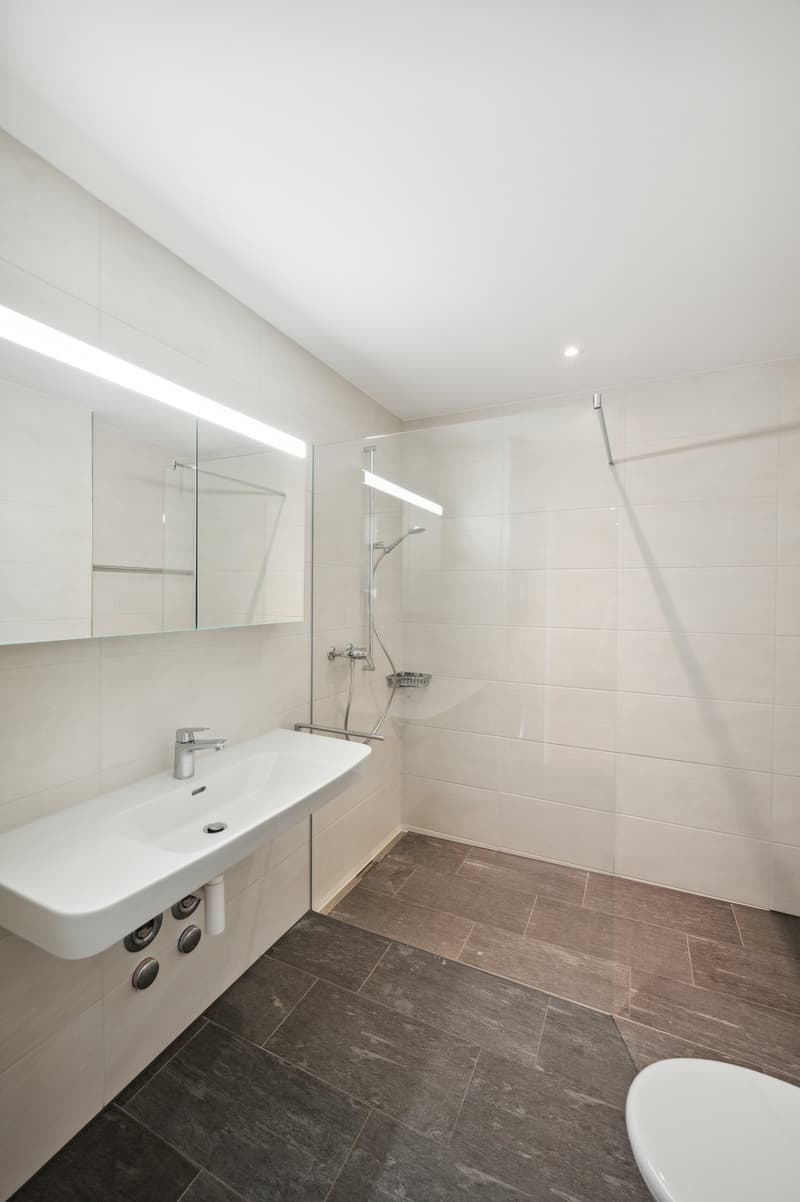 Moderne 2.5-Zimmer-Garten-Wohnung mit Sitzplatz (5)