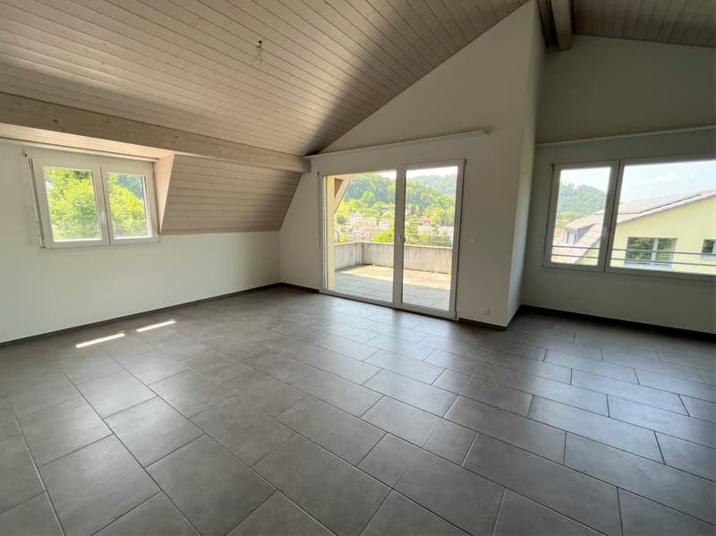 Grosszügige 3,5-Zimmer-Dachwohnung mit Balkon an erhöhter Lage (3)