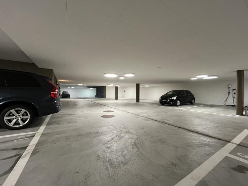 Tiefgaragenplatz zu vermieten (2)