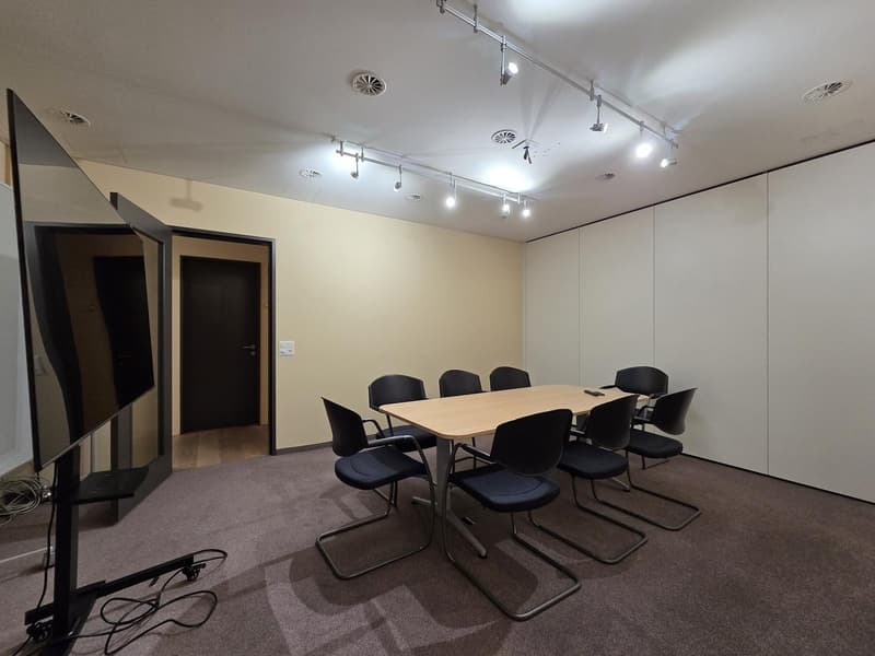 Toll ausgebautes Büro im steuergünstigen Schindellegi (7)