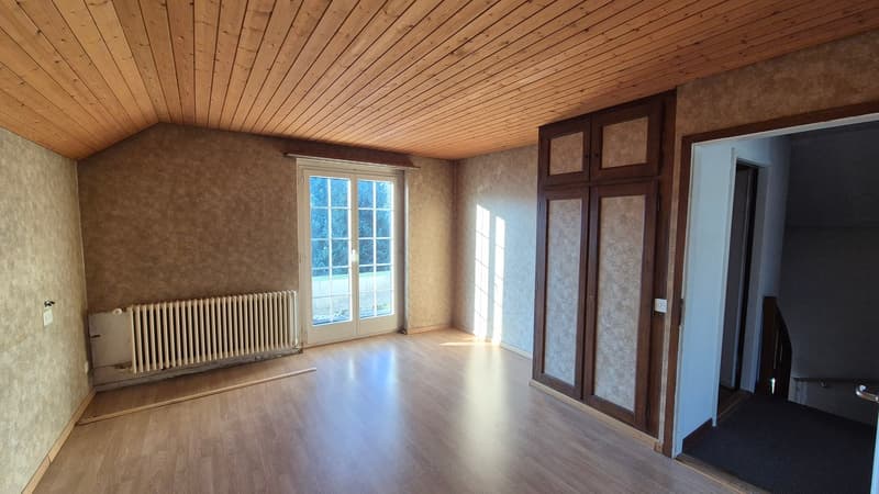 Charming single-family house with great garden and lots of potential (15)