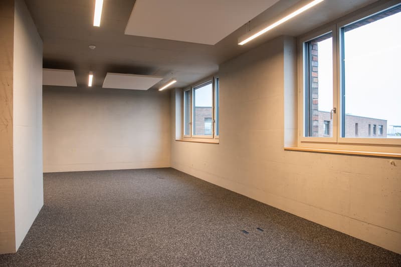 ERSTVERMIETUNG moderne, helle multifunktionale Büro-/Gewerberäumeab 26 bis 86 m2 (2)