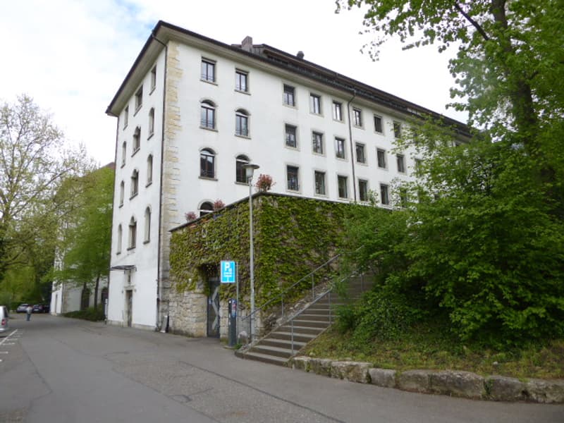 Multifunktionale und hochwertig ausgebaute Büro- / Schulungsräume (1)