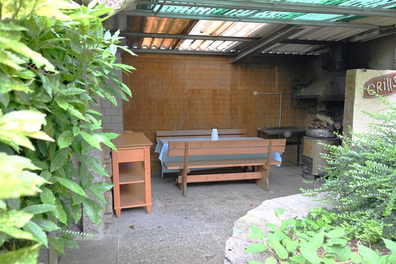 Gedeckter Grillplatz
