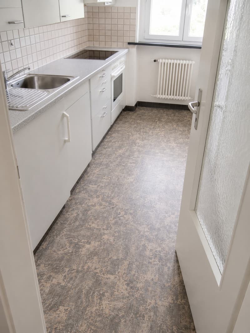 Helle 2-Zimmerwohnung an Hanglage (2)