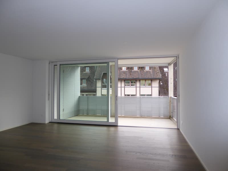 Wohn- Schlafzimmer & Balkon