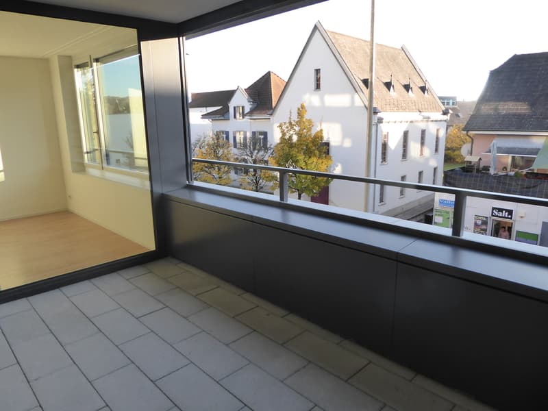 Premiumlage am Bahnhof sehr hochwertigem Ausbau - altersgerecht und Nahe Zürich (4)