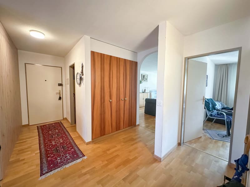 Helle und sanierte 3.5-Zimmerwohnung mit Balkon und Garagenbox (im Baurecht) (2)