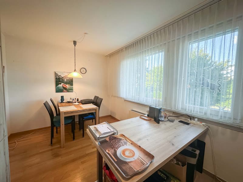 Helle und sanierte 3.5-Zimmerwohnung mit Balkon und Garagenbox (im Baurecht) (3)