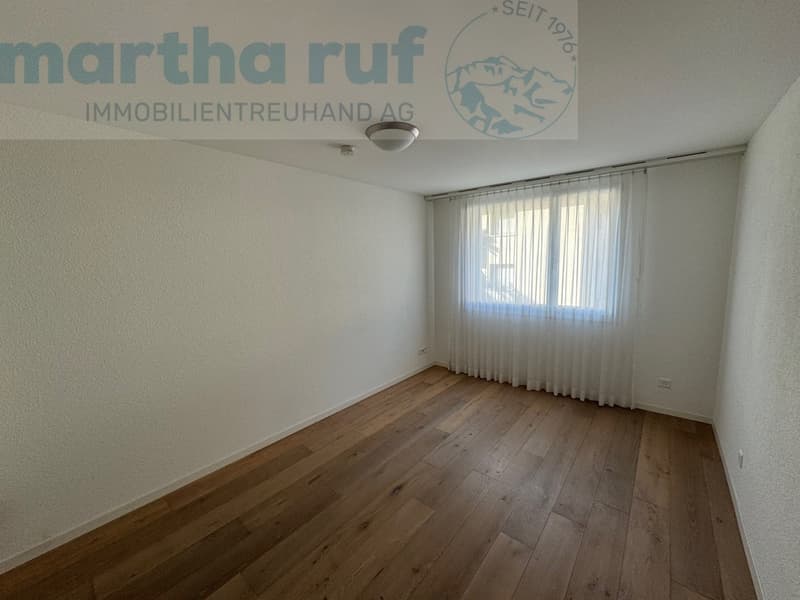 Schlafzimmer / Chambre à coucher / Bedroom