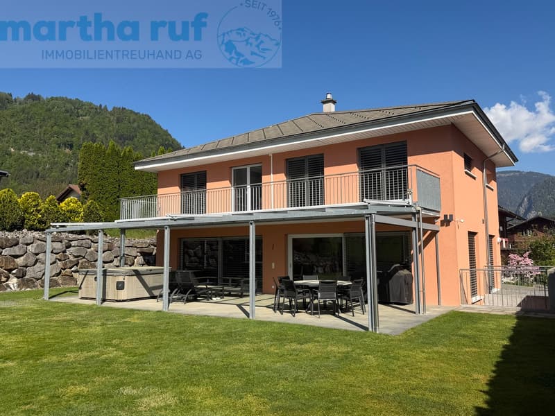 Traumhaus mit Bergsicht, grosser Terrasse und Doppelgarage (1)