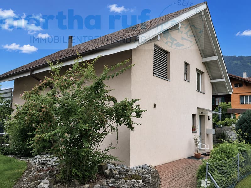 Freistehendes, gepflegtes 6-Zimmer Einfamilienhaus an naturnaher Lage (6)