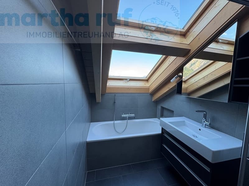 Badezimmer mit Badewanne