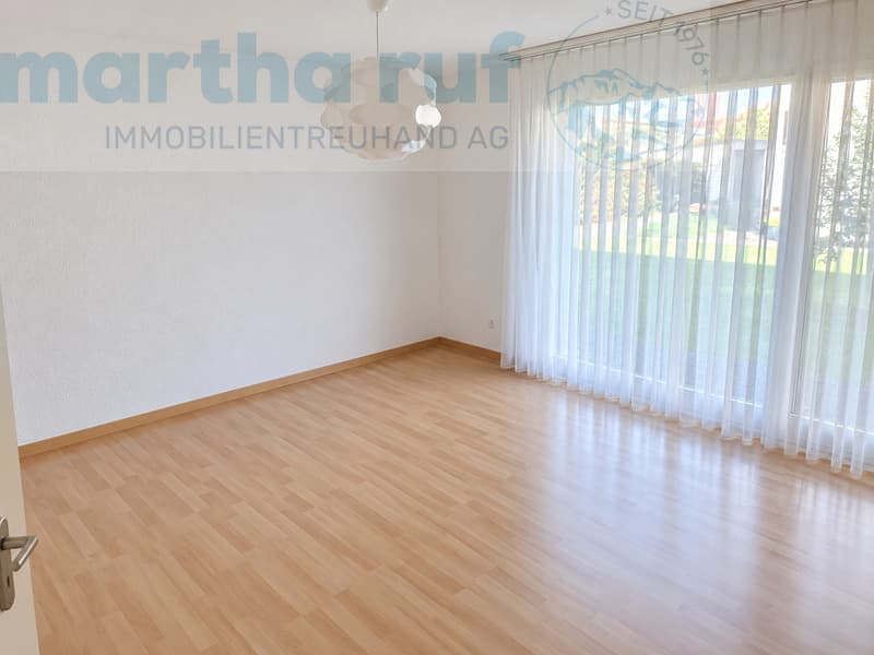 Helle, grosszügige 4.5-Zimmer-Wohnung mit grossem Gartensitzplatz (5)