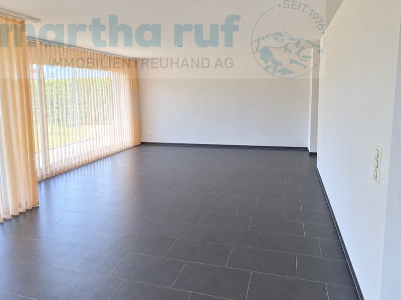 Helle, grosszügige 4.5-Zimmer-Wohnung mit grossem Gartensitzplatz (2)
