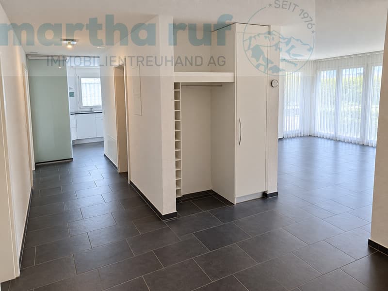Helle, grosszügige 4.5-Zimmer-Wohnung mit grossem Gartensitzplatz (10)