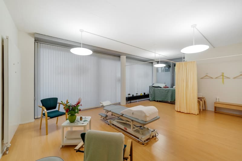 Attraktive Gewerbefläche im EG des Haldengut-Areals  Ideal als Büro oder Praxis (4)