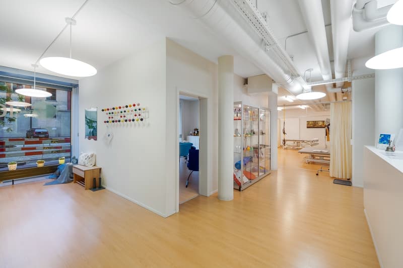 Attraktive Gewerbefläche im EG des Haldengut-Areals  Ideal als Büro oder Praxis (6)