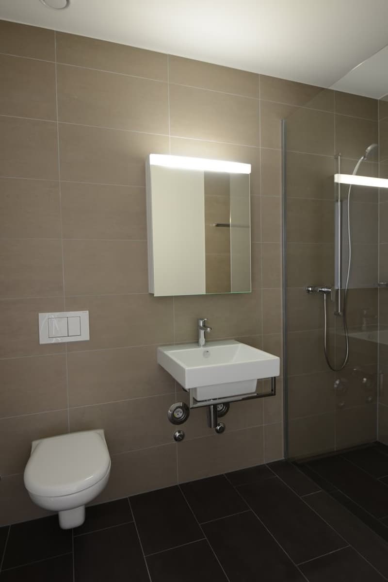 Sep. WC/Dusche (Musterbild)