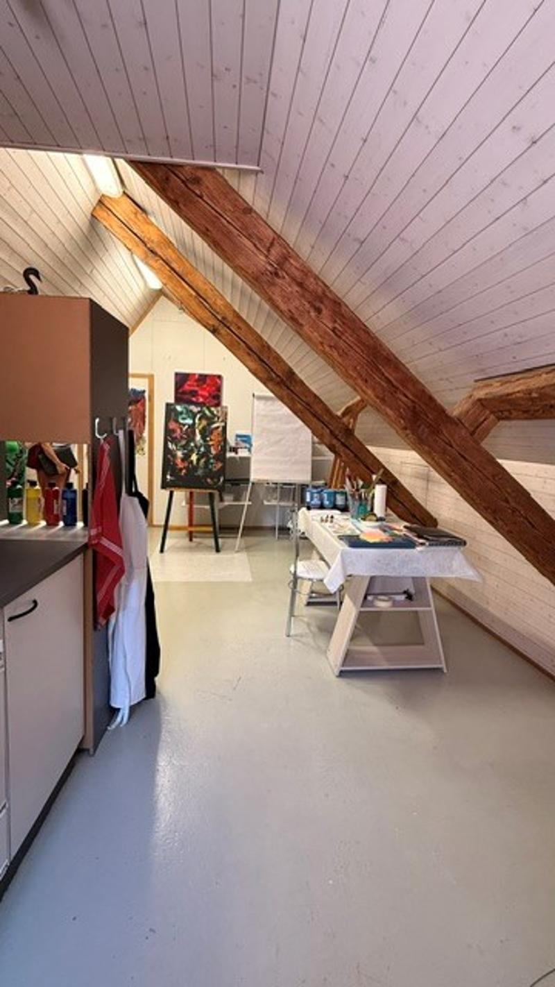 Atelier/Hobbyraum im Dachgeschoss eines Mehrfamilienhauses zu vermieten (4)