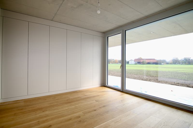 Exclusive 3.5-room apartment in a quiet, unobstructed location (6)