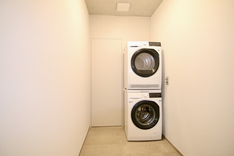 Exclusive 3.5-room apartment in a quiet, unobstructed location (8)