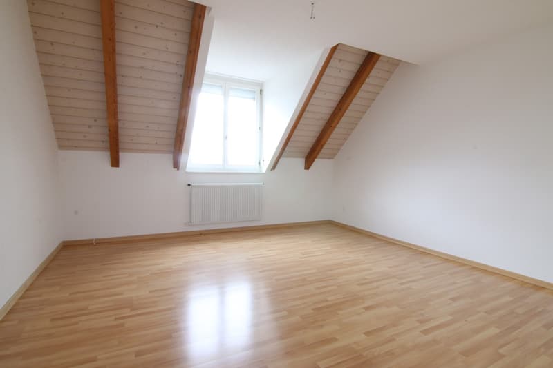 Gepflegte 5.5-Zimmer Dachwohnung über zwei Etagen (6)