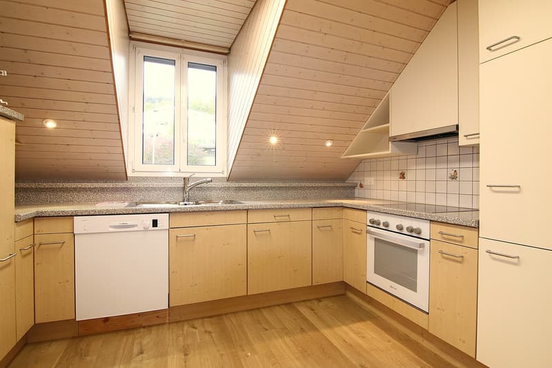 Gepflegte 4-Zimmer-Dachwohnung (1)