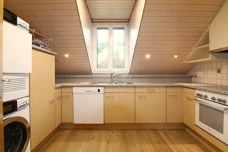 Gepflegte 4-Zimmer-Dachwohnung (2)