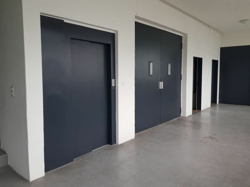 Storage space approx. 167 m² (2)