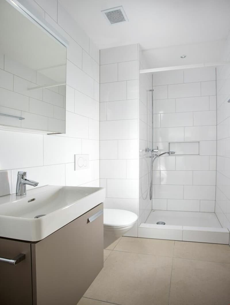 Badezimmer mit Dusche