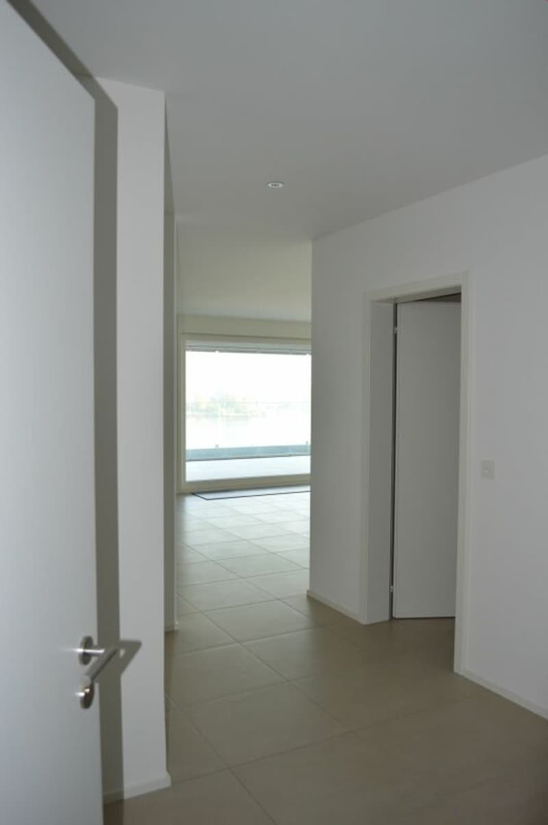 5.5-Zimmerwohnung mit tollem Ausblick auf See und Berge (11)