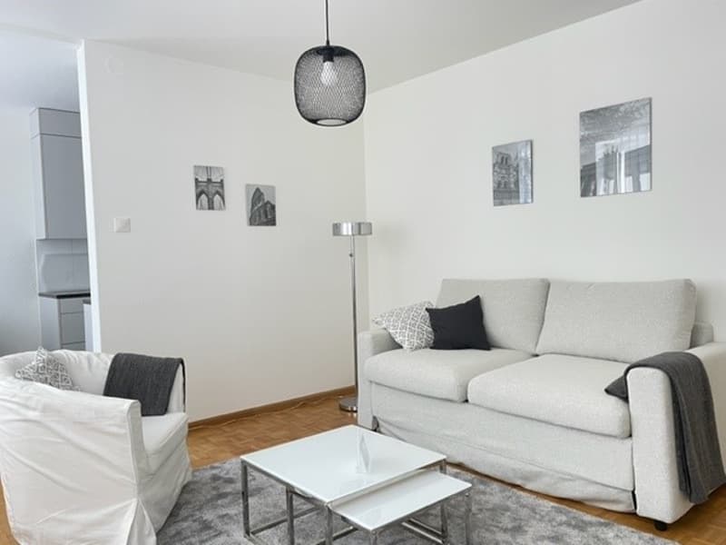 GUN104A livingroom