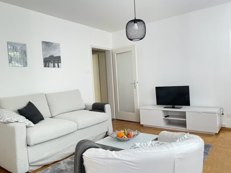 GUN104A livingroom