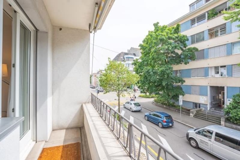 SCH301E balcony