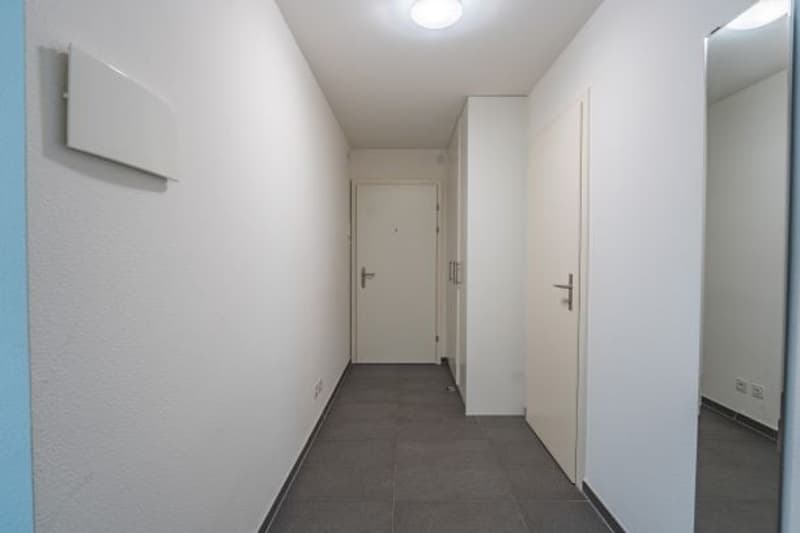 SCH301E entrance