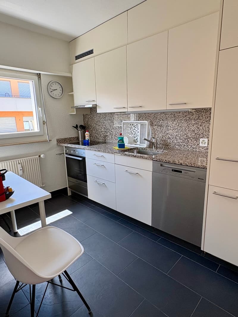 Lovely 2 room apartment with balcony (8)