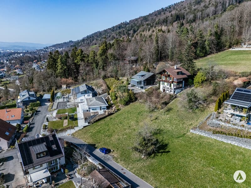 Baulandparzelle mit Chalet: Potenzial für neue Wohnideen (5)